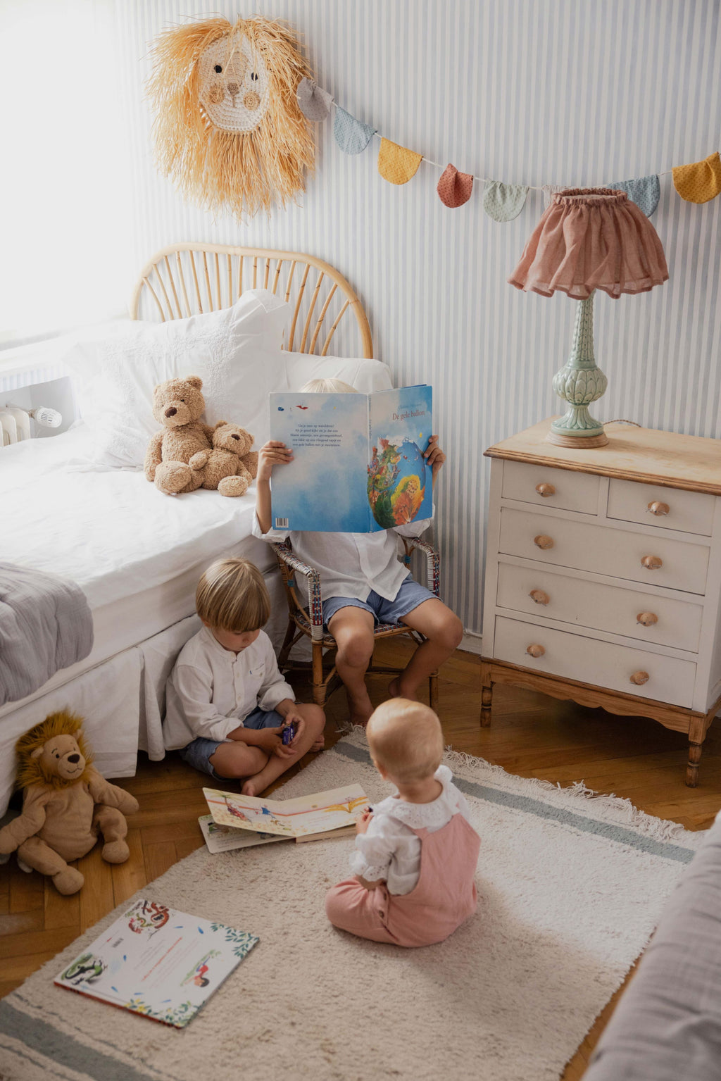 Manises Kids Manu Lamp