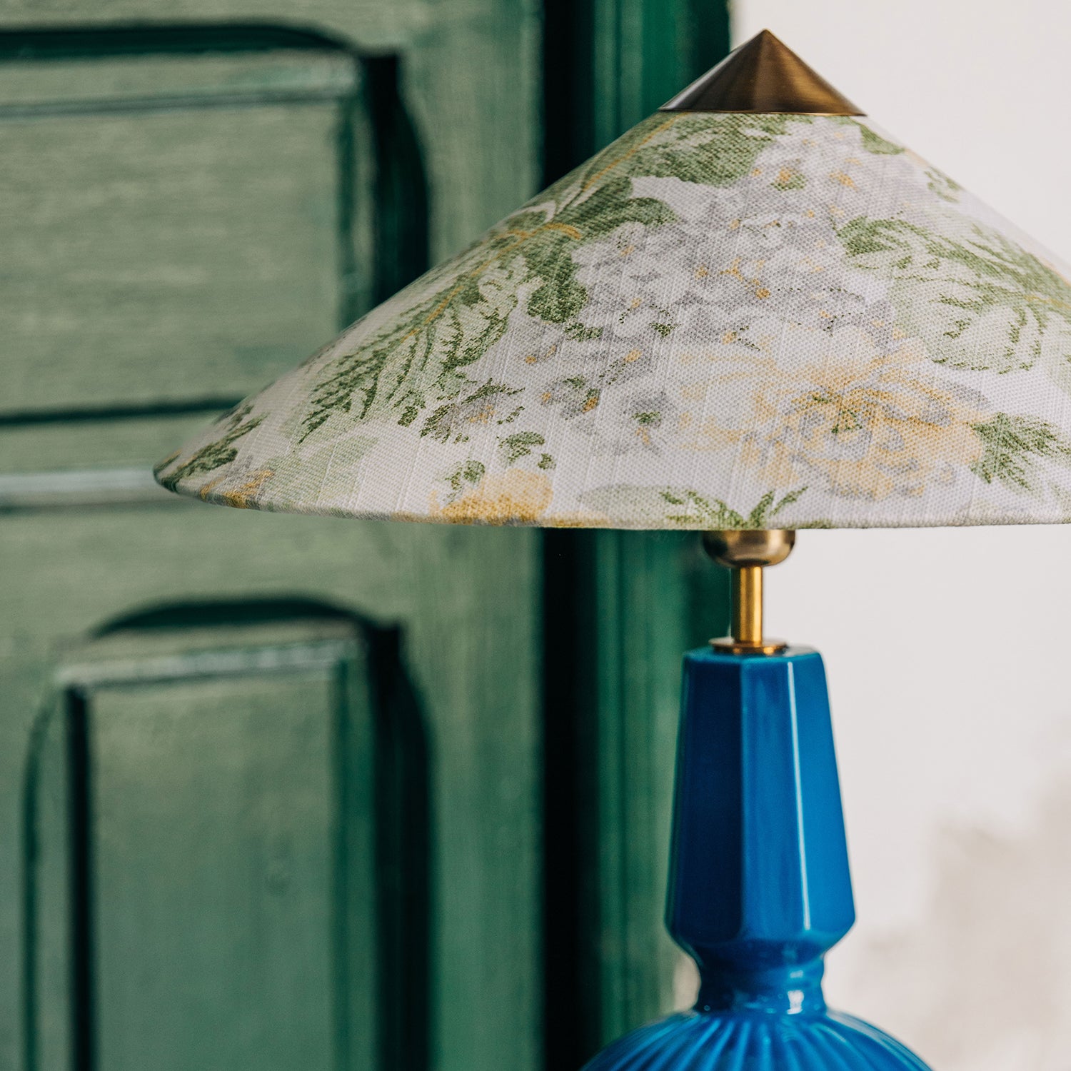 Lámpara de Manises Art Deco Azul Azafata