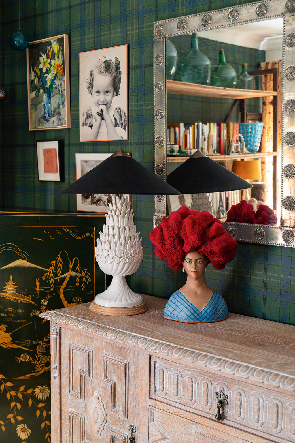 Manises Koshka White Lamp