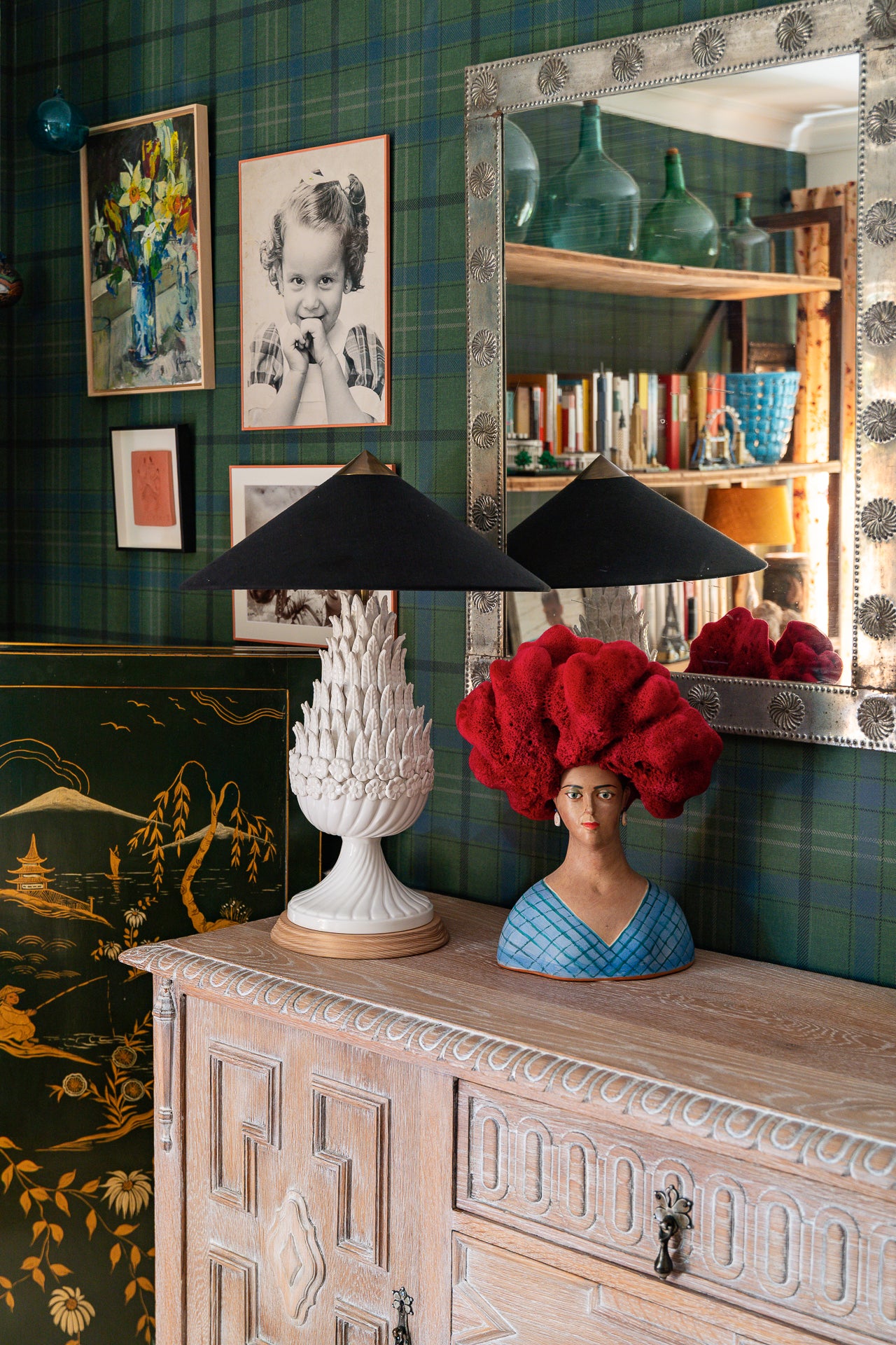 Manises Koshka White Lamp