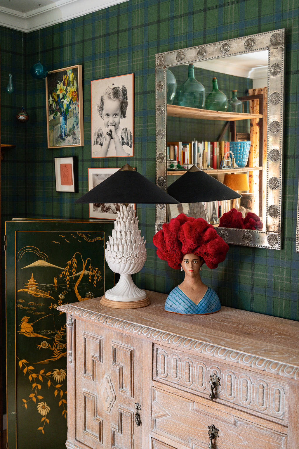 Manises Koshka White Lamp