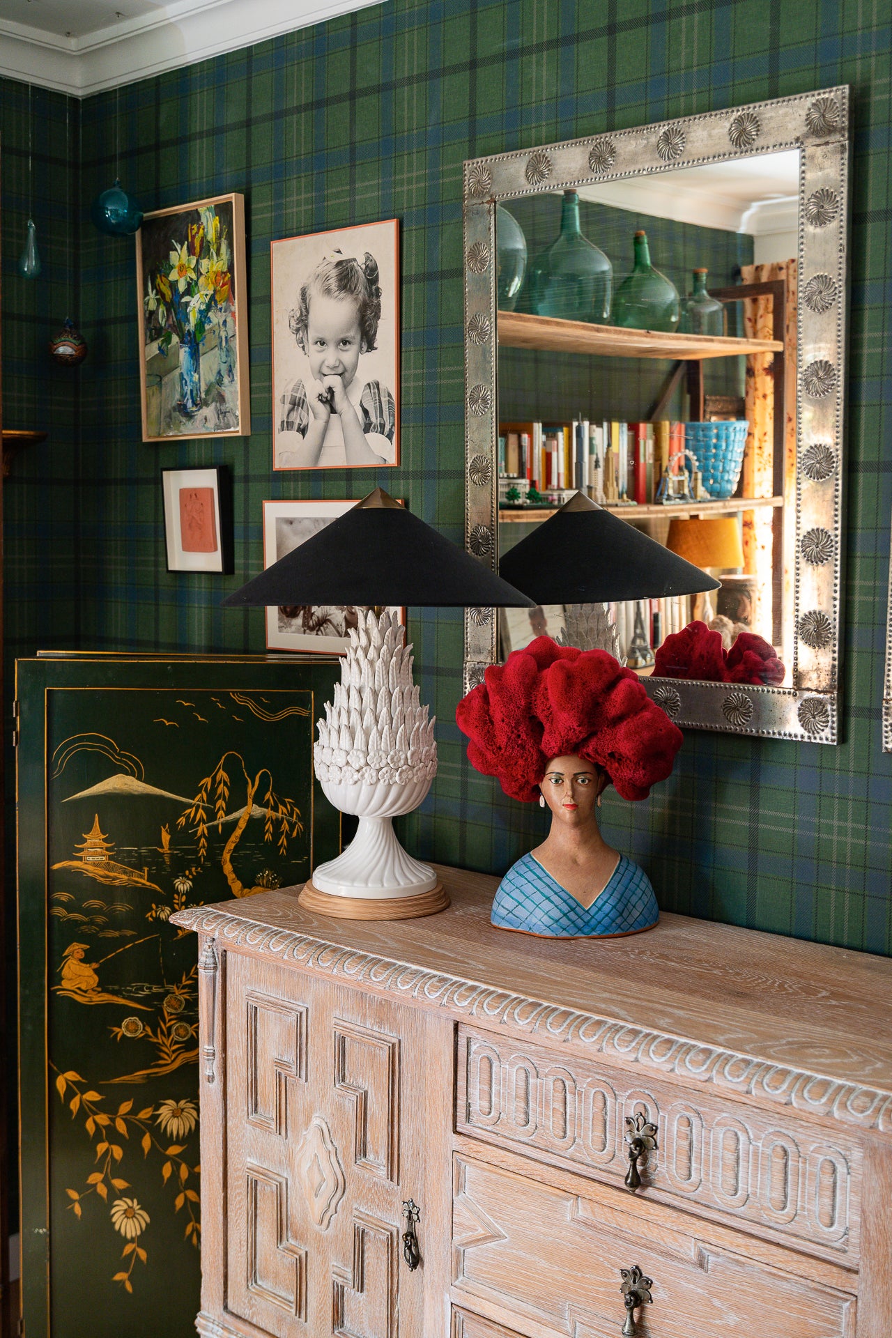 Manises Koshka White Lamp