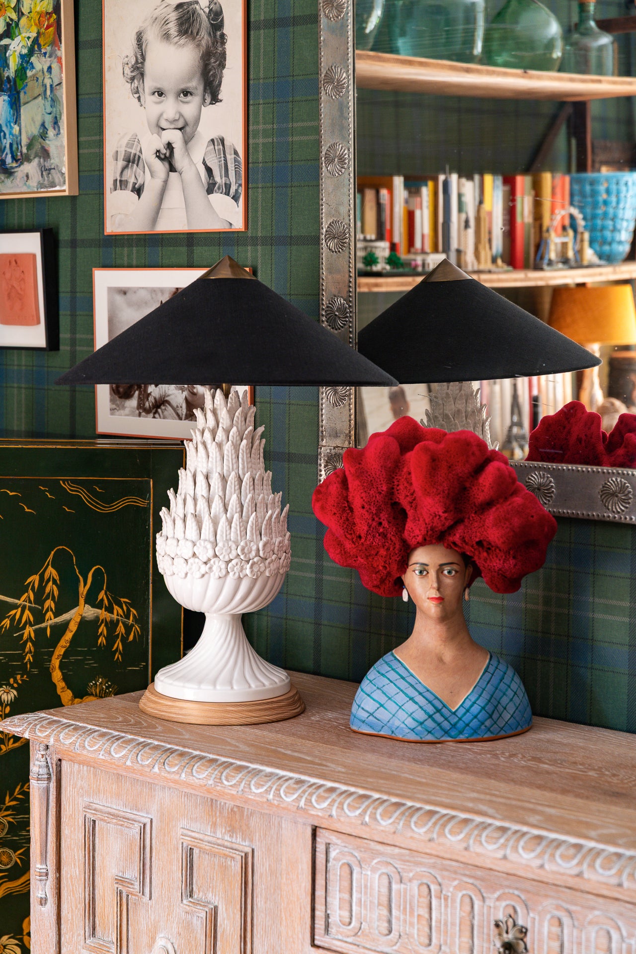 Manises Koshka White Lamp