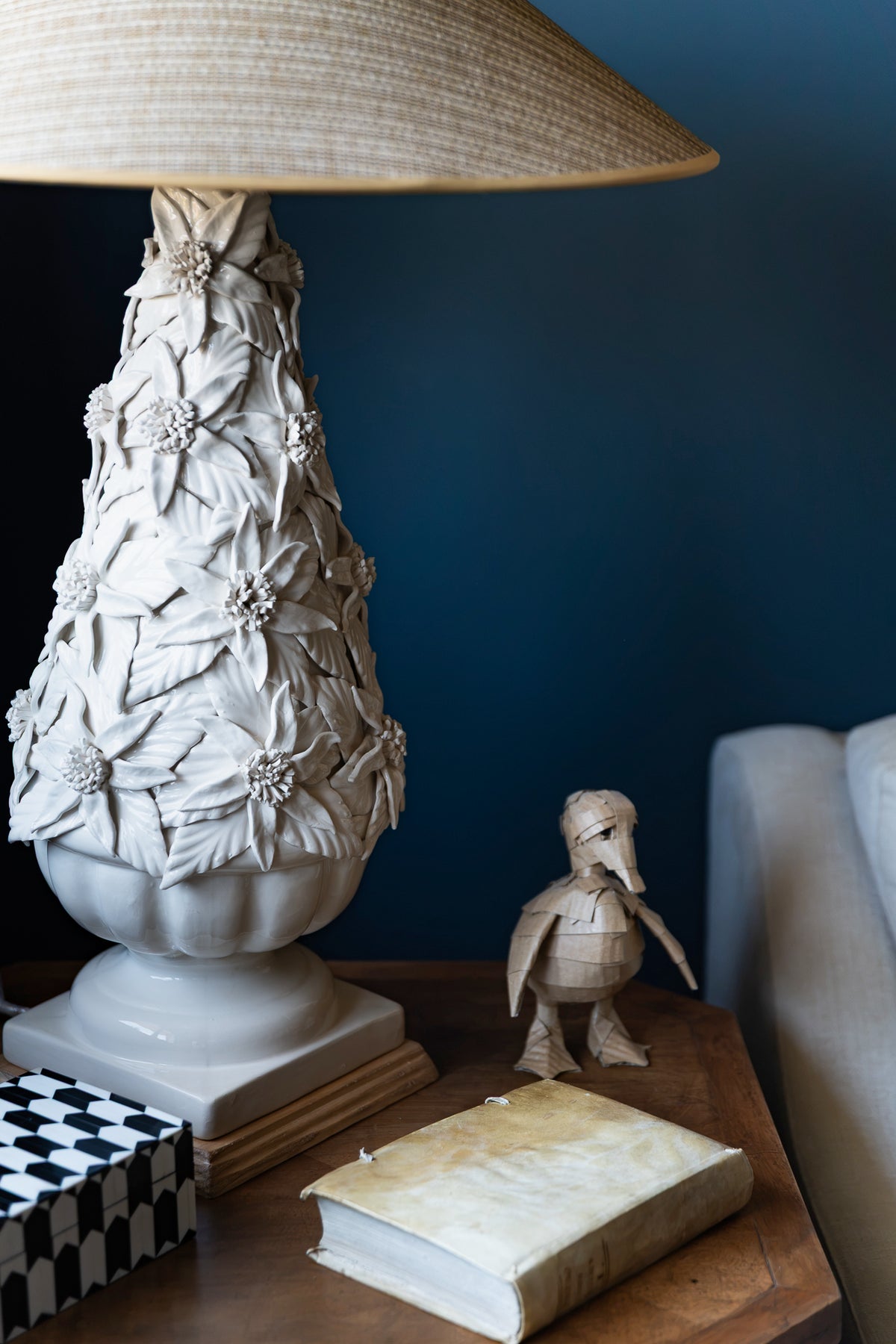Manises Greta White Lamp