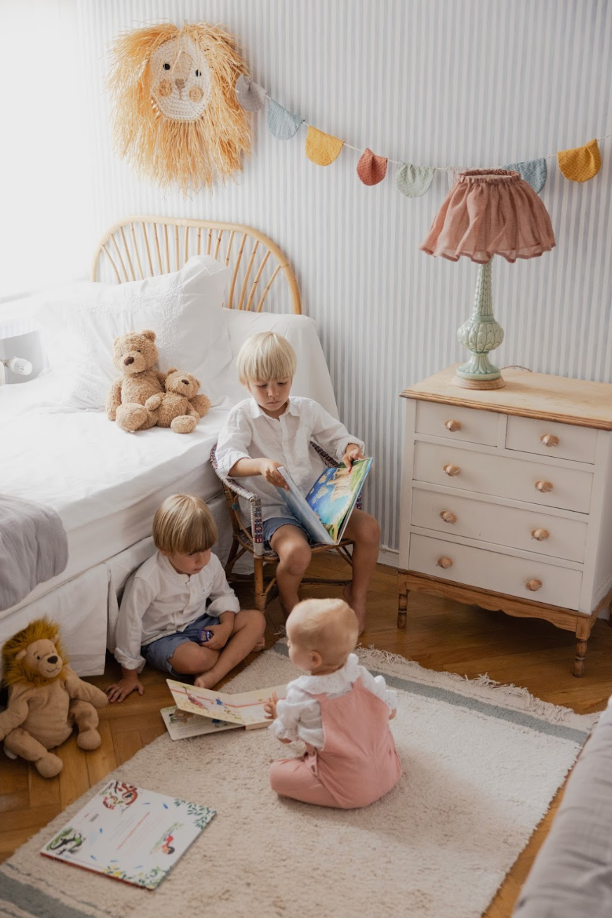 Manises Kids Manu Lamp