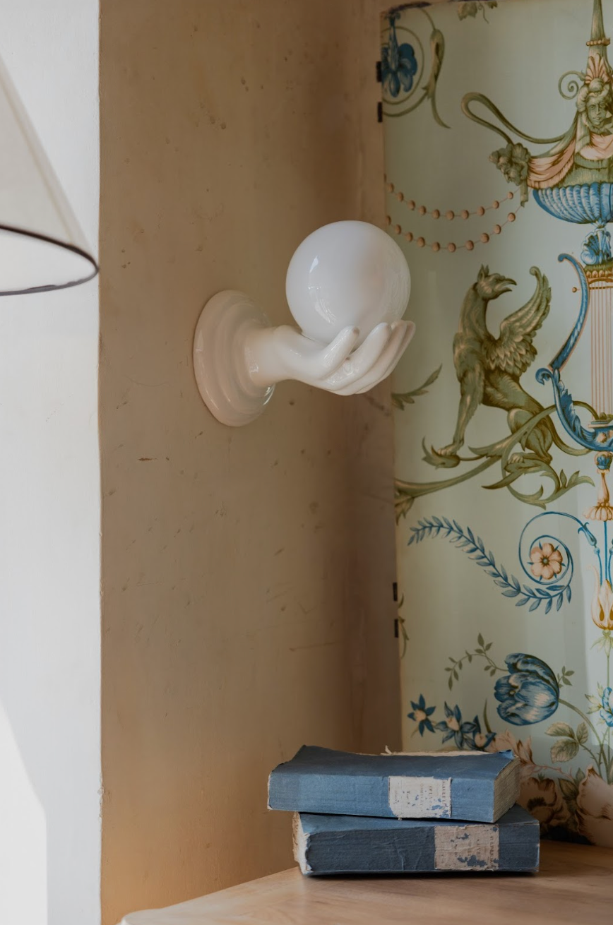 Wall Lamp Hand