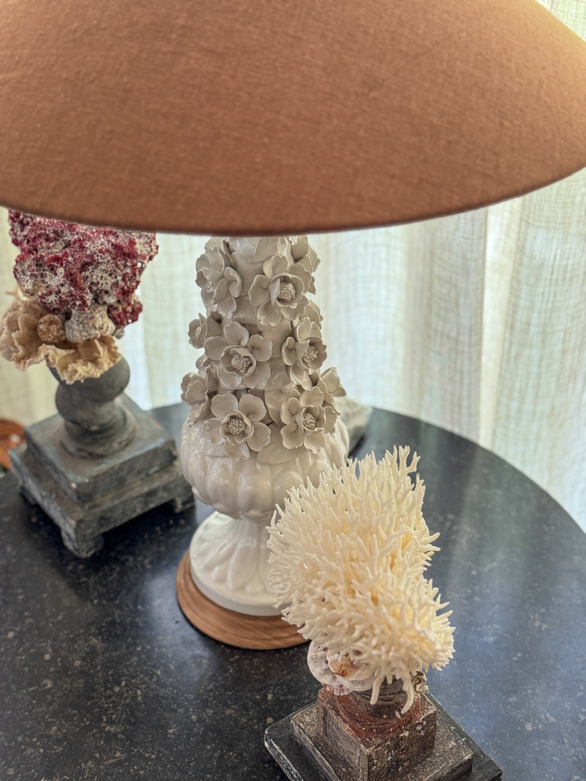 Manises Flora White Lamp