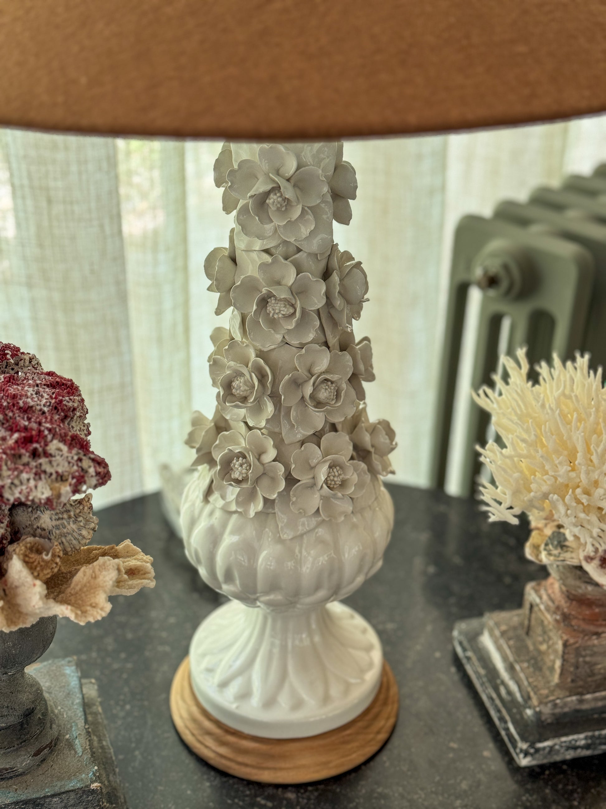 Manises Flora White Lamp