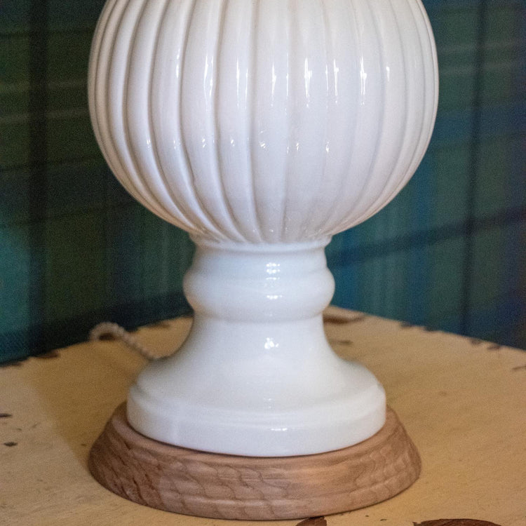 Lámpara de Manises Art Decó Blanca
